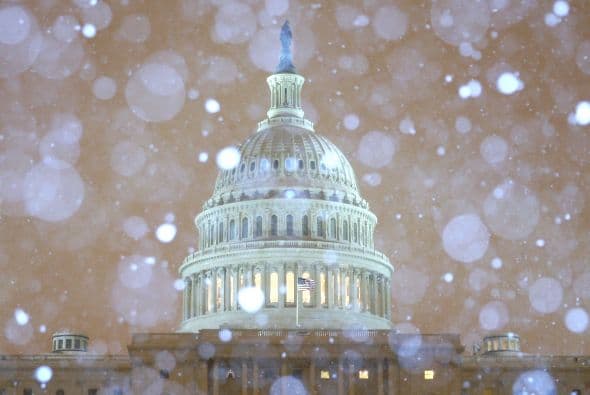 Tormentas de nieve y una ola de calor récord: el clima en EEUU