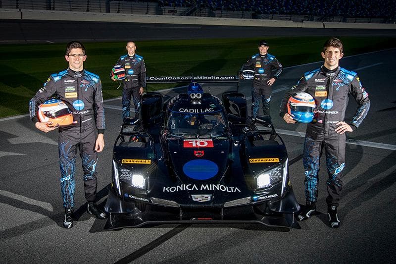 Clase Protoype: La división mayor coronó al ganador general de la carrera, el Cadillac DPi-V.R del Wayne Taylor Racing. Se trata de un prototipo tripulado por el italiano Max Angelelli, junto a los estadounidenses Jordan Taylor, Ricky Taylor y Jeff Gordon.