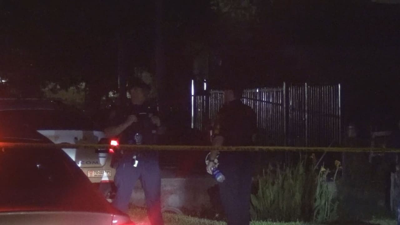 Aunque el menor, de 7 años, fue llevado al hospital, lo declararon muerto. Se desconoce el motivo del tiroteo y no hay arrestos, de momento.