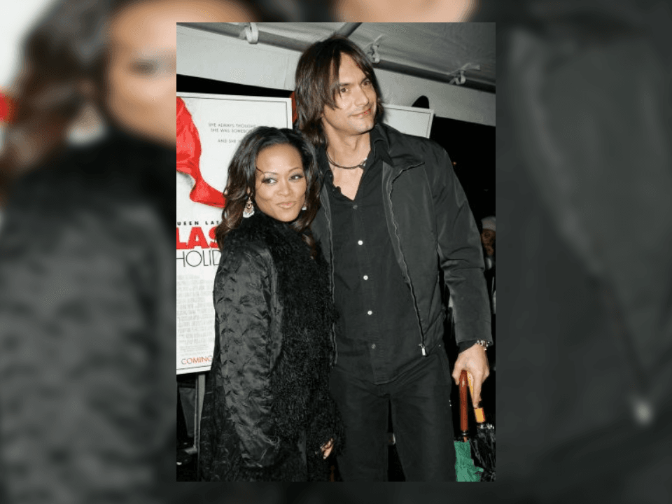 <b>Marcus Schenkenberg</b>
<br>Givens salió con el modelo sueco representante de la marca Calvin Klein. Es actor, cantante, escritor y personalidad de la televisión.