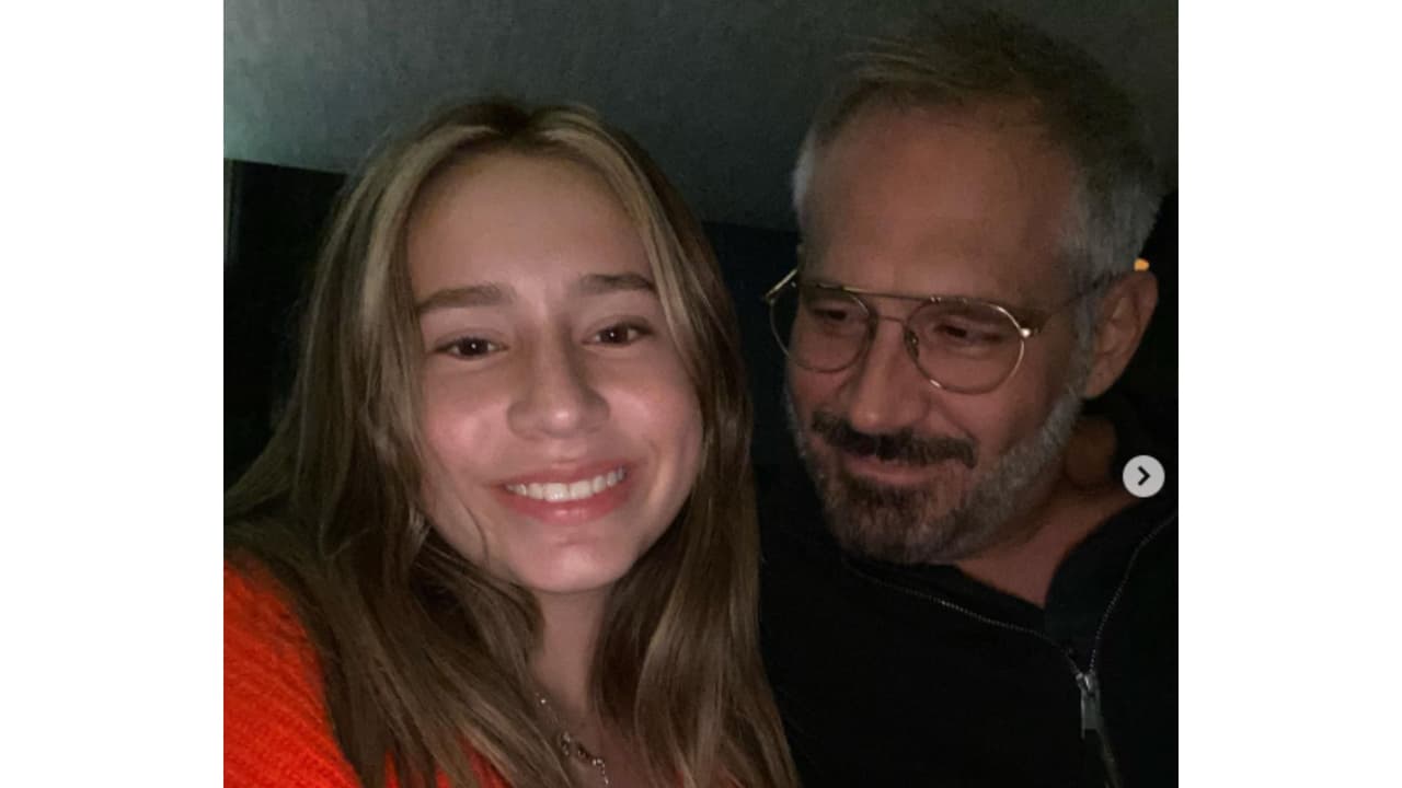 Arath de la Torre y su hija Gala