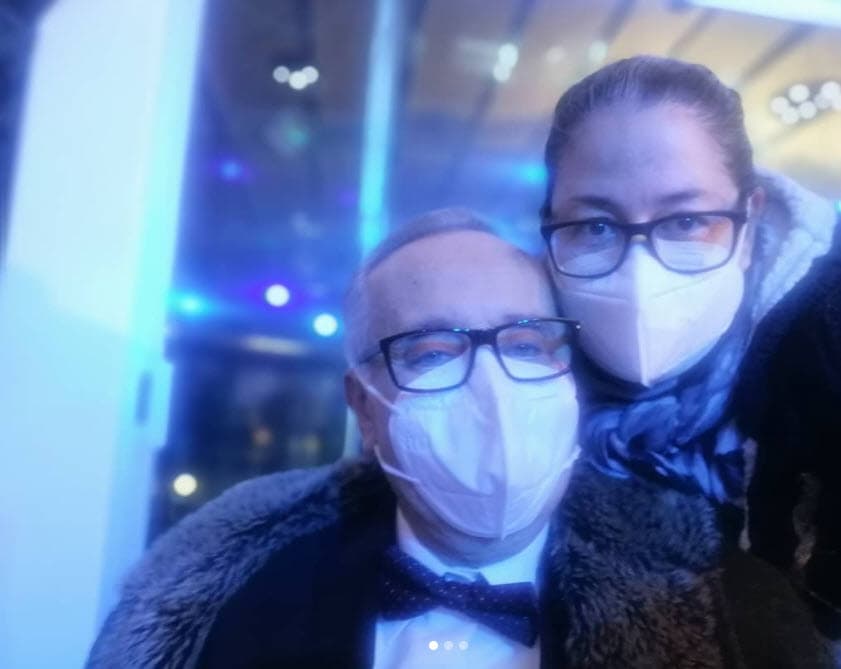 "Nosotros
<b><a href="https://www.univision.com/famosos/hijo-patricio-castillo-reclama-presunta-viuda-funeral-fotos">nos casamos legalmente</a> hace alrededor de un año</b>, año y medio, no lo quisimos dar a conocer justamente por esto, Pato siempre fue súper discreto", y aseguró que su círculo cercano estaba enterado.
<br>