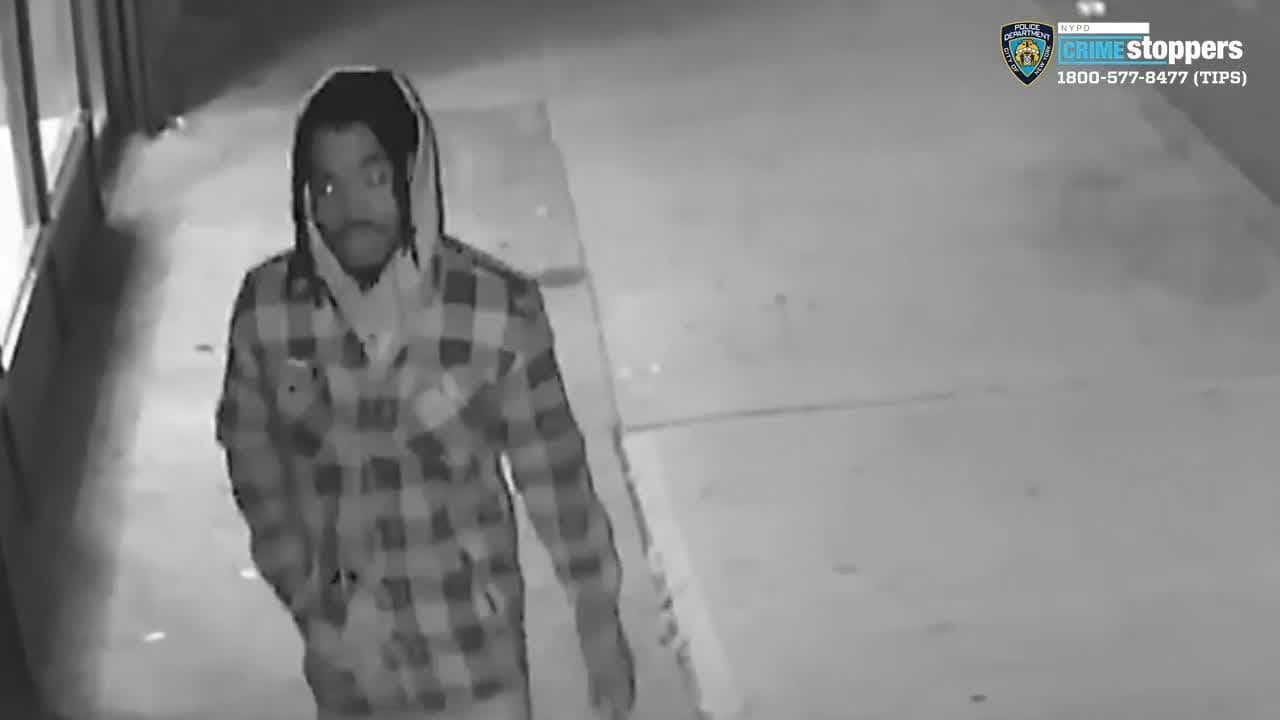 Revelan video de hombre buscado por violar a una adolescente de 13 años en Brooklyn