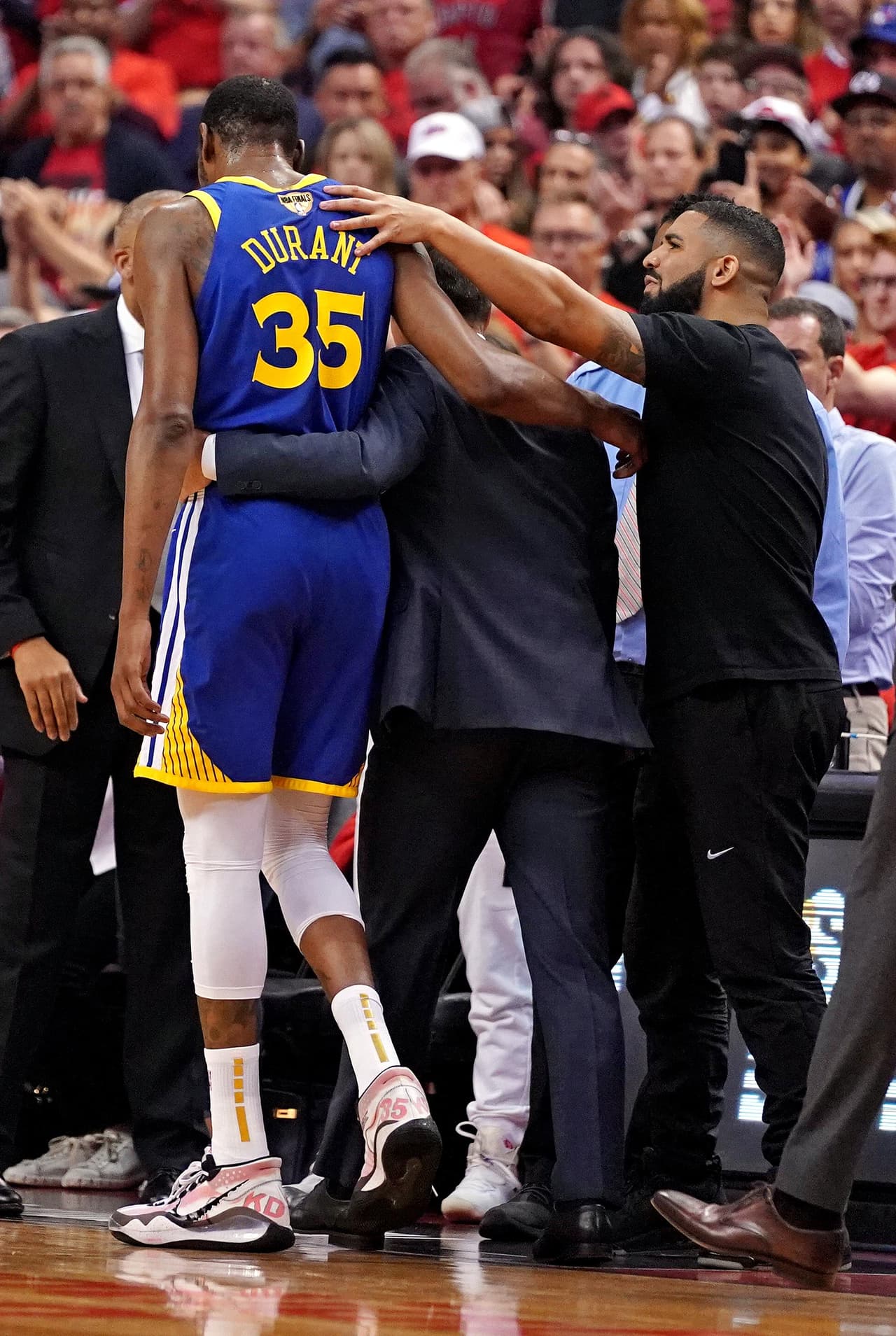 Tras el juego del lunes, el gerente general Bob Myers pidió entre lágrimas que, si alguien buscaba a un culpable de la situación, se le responsabilizara a él y no a Durant, el cuerpo médico o los entrenadores de acondicionamiento físico, quienes trabajaron incansablemente para tenerlo de vuelta.
