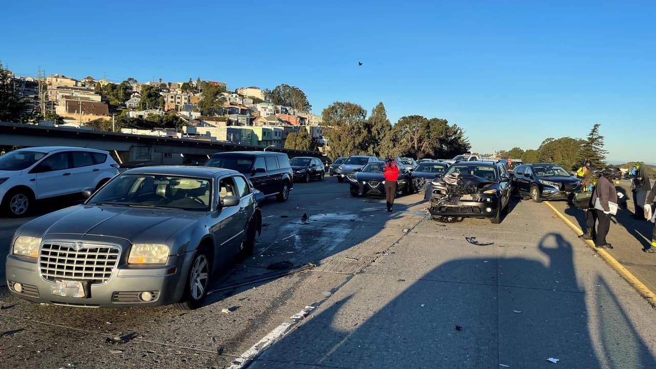 El sol pegándole directamente a los ojos de los conductores fue un factor que ocasionó un accidente de 11 vehículos en la carretera interestatal 280 en San Francisco.
<br>