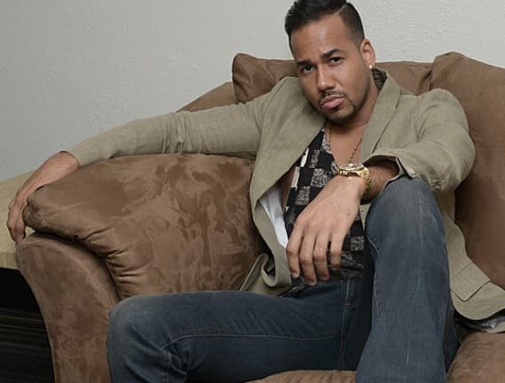 El intérprete dividió las redes sociales.