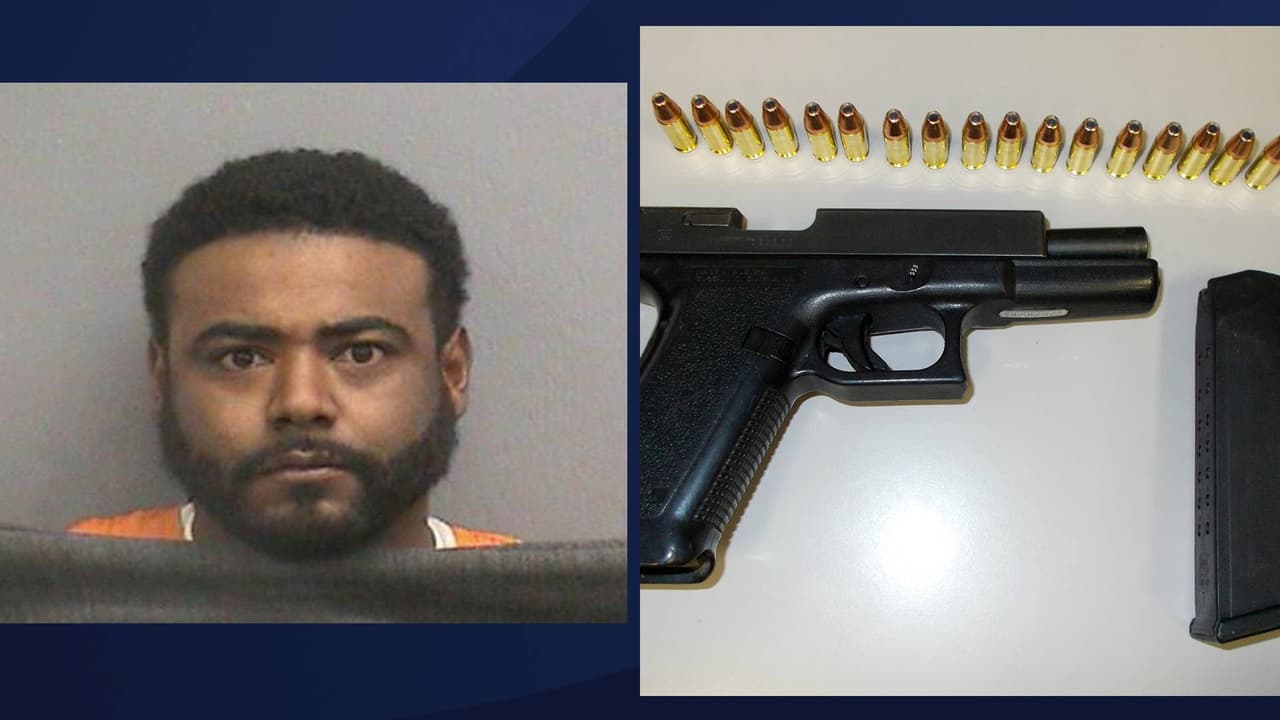 De acuerdo con AZDPS, el conductor fue identificado como
<b>Xavier D. Stitts, de 31 años</b> y fue arrestado y fichado en la cárcel del condado de Navajo “por cargos que incluyen fuga ilegal de un vehículo policial y
<b>posesión de un arma de fuego</b> durante la comisión de un delito grave”. El conductor era un residente de The Colony, Texas.