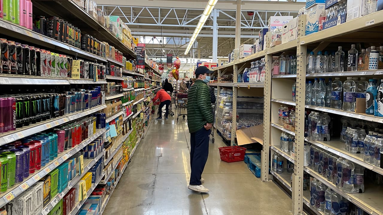 Noticias 45 realizó este recorrido para verificar como está la gente haciendo sus compras y cual es la situación que se vive ante la tormenta invernal.