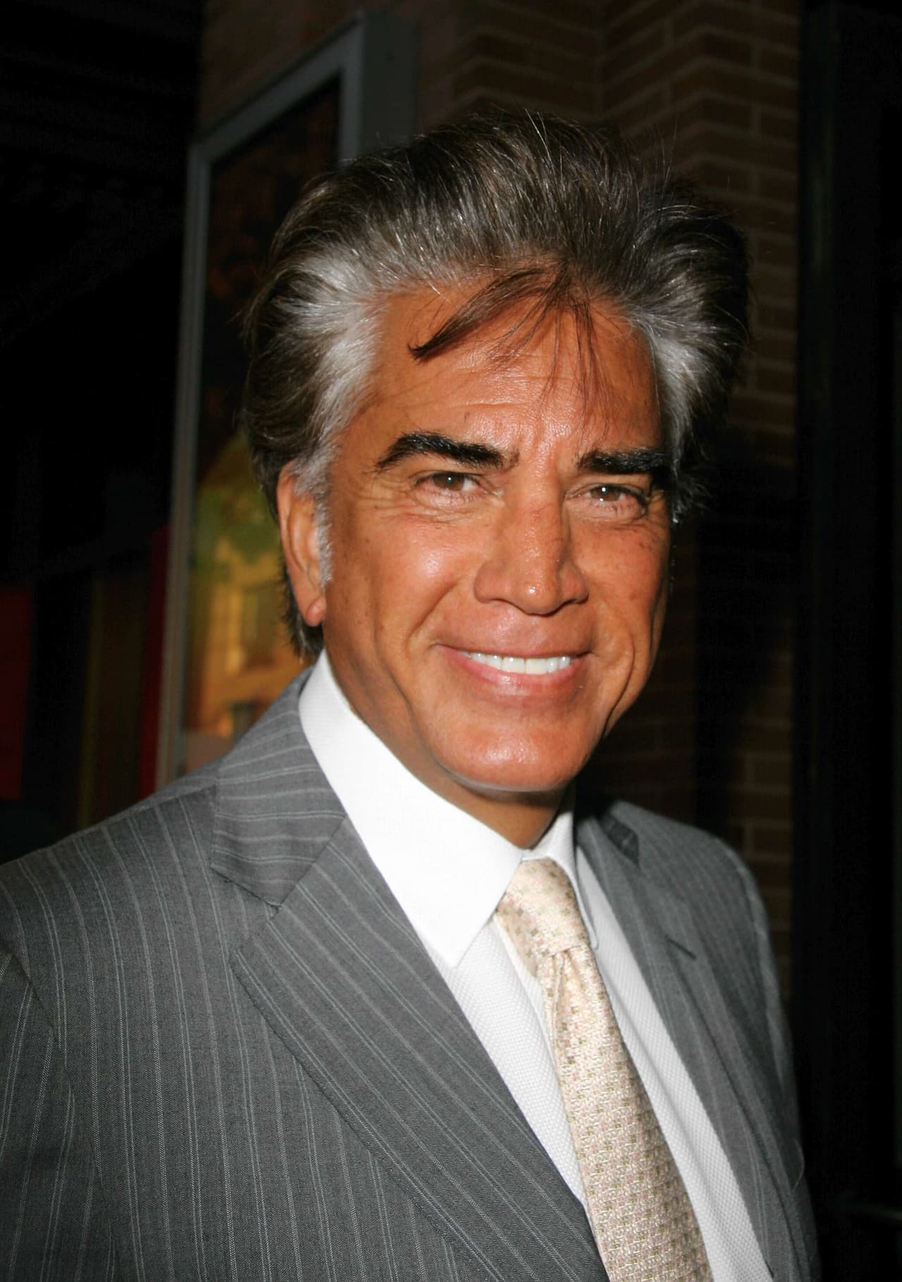 Pese a las altas y bajas de salud de 'El Puma', en abril de 2017 Sony lanza 'Inmenso' un disco de sus grandes hits en duetos con artistas como Il Volo, Chayanne, Nacho, Chyno, y Carlos Rivera. Ese trabajo se logra gracias al esfuerzo de su amigo Ricardo Montaner, quien funge de productor.