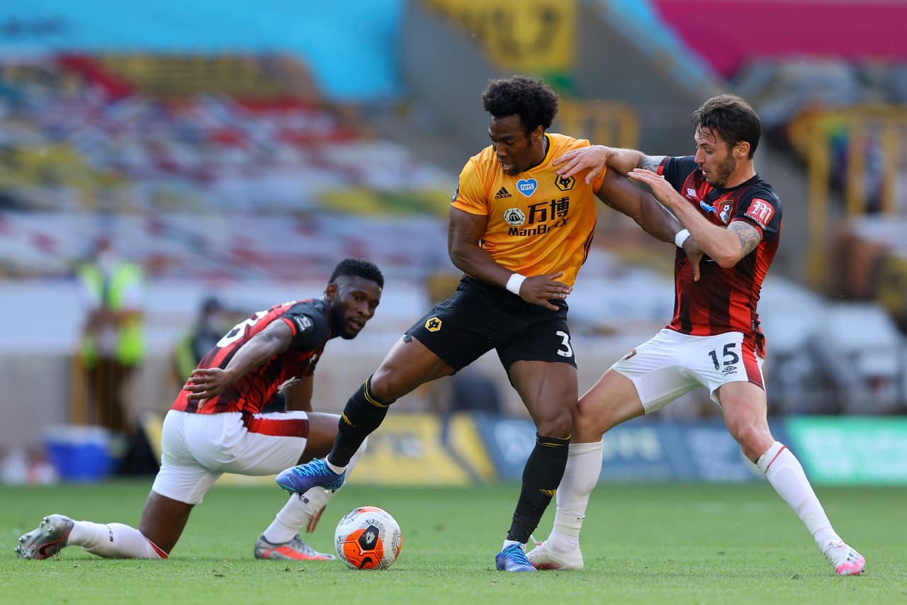 Los Wolves de Raúl Jiménez no aflojan en el sueño de jugar Europa la siguiente temporada y el Bournemouth sufre el poder goleador del mexicano.