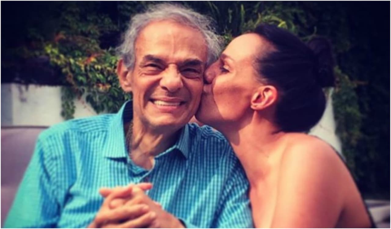 Hasta el momento, sus hijas Marysol y Sarita no han dado declaraciones sobre el fallecimiento de su padre.
<br>