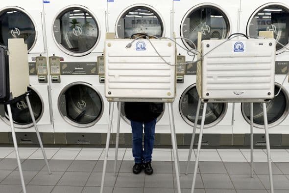 Illinois eligió al republicano Bruce Rauner como gobernador, al demócrata Dick Durbin como senador y decidió sobre varias enmiendas.