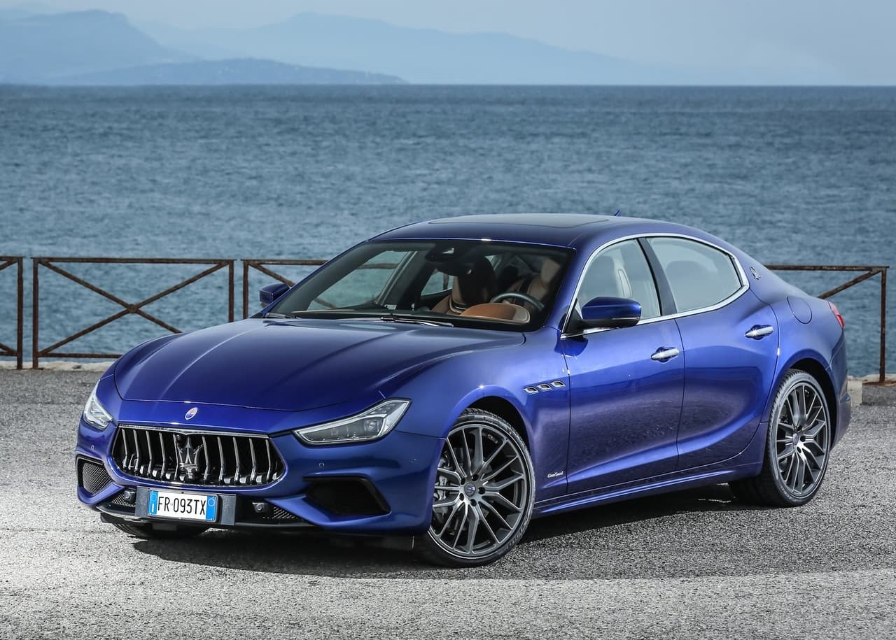 <h3 class="cms-H3-H3"><b>19. Maserati Ghibli 2021</b></h3>
<br>
<ul>
 <li>Precio promedio: $85,425</li>
 <li>Descuento promedio en dólares: $7,838</li>
 <li>Descuento promedio en porcentaje: 9%</li>
</ul>