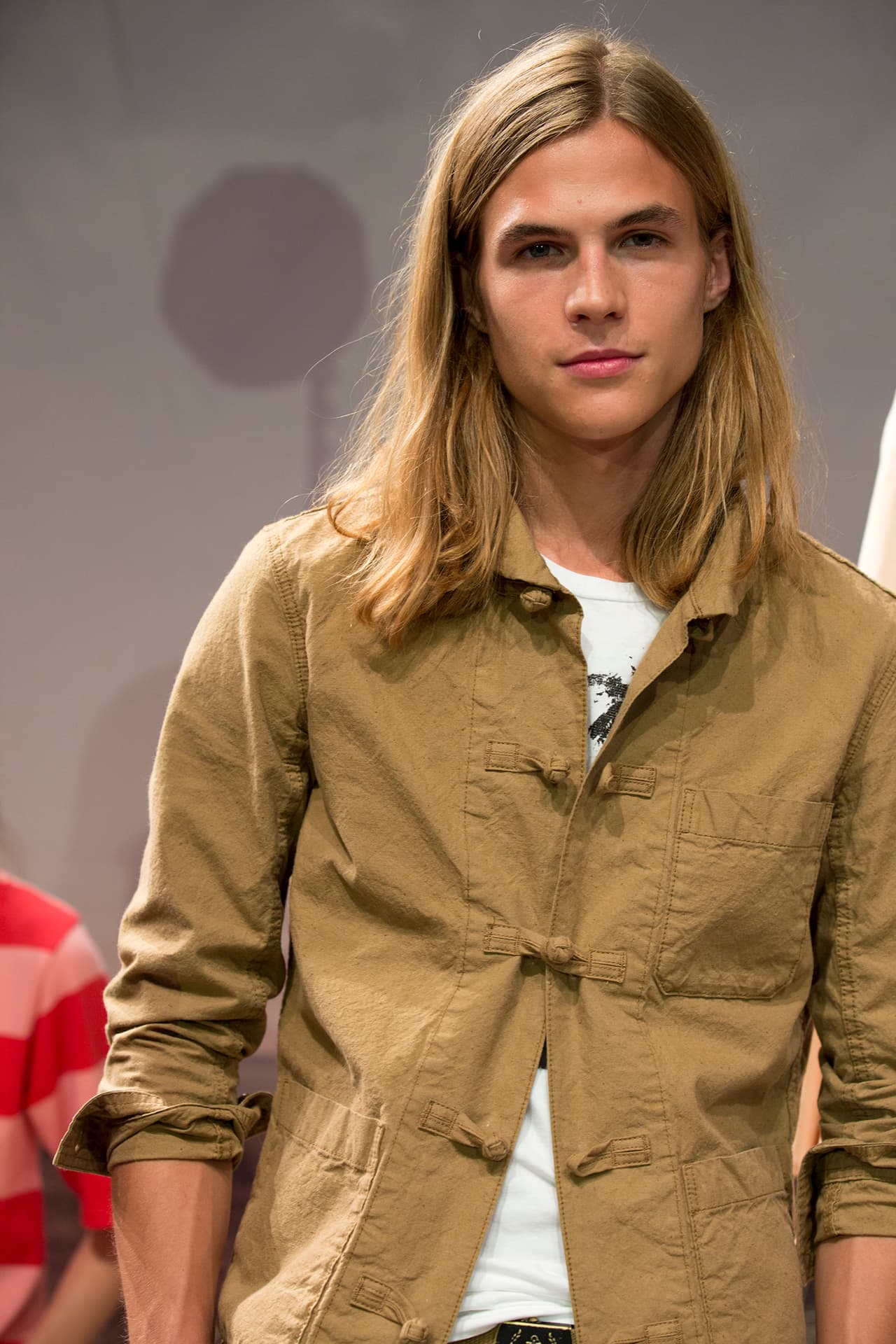 El color beige, al igual que los azules son los propuestos por J. Crew. Diseñador J. Crew. NYFW, Spring/Summer 2016 - 09/16/2015