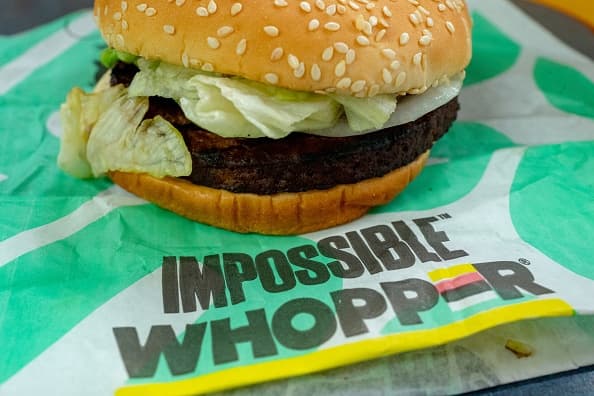 Vegetariano demanda a Burger King por cocinar su hamburguesa junto a las de carne