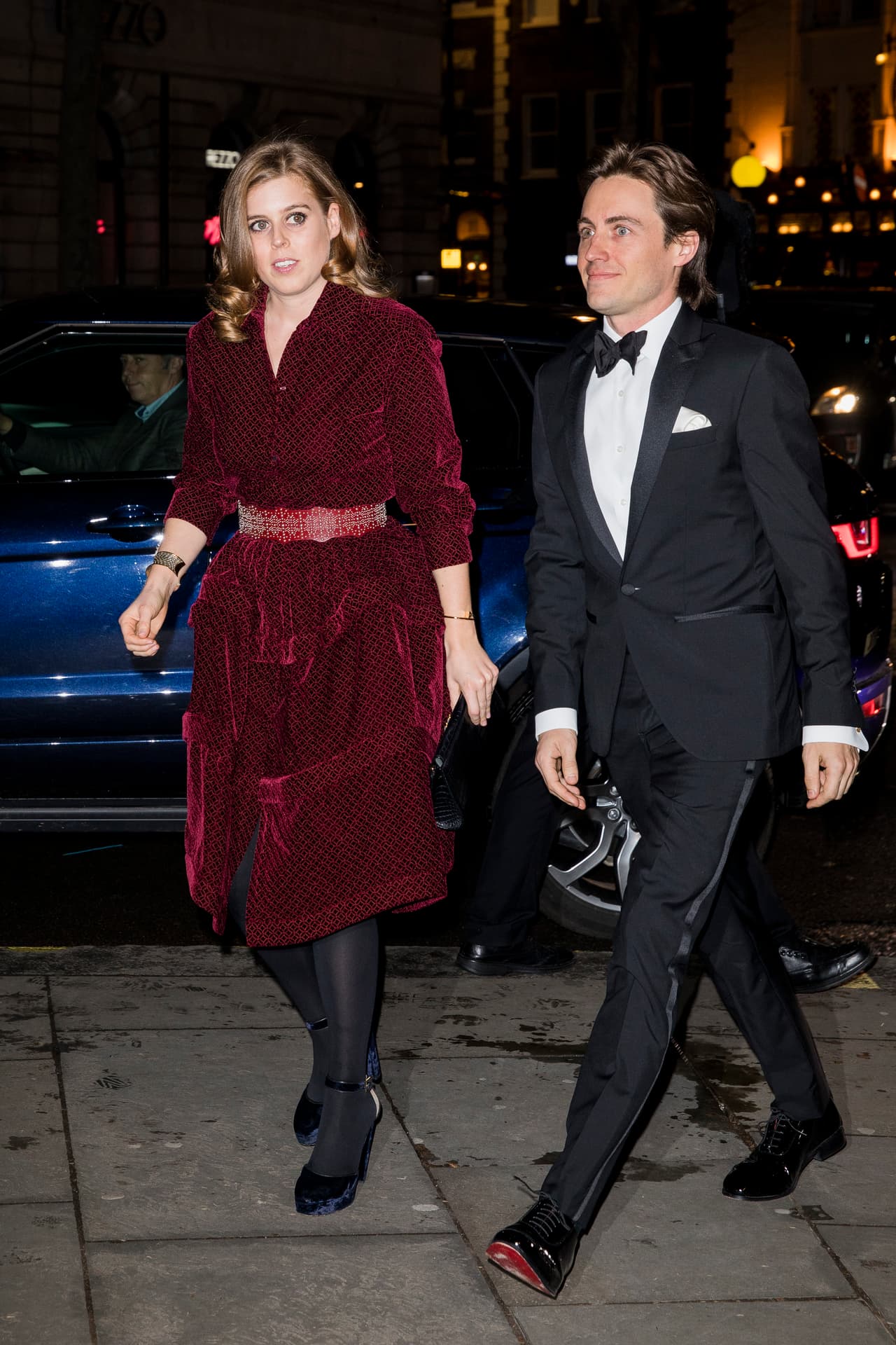 Cinco meses después del anuncio, se dio a conocer la fecha de la boda: el 29 de mayo. La pareja contraería nupcias en el palacio San Jaime de Londres.