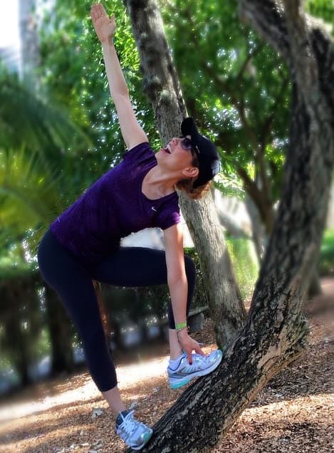 Al aire libre tampoco se olvida de realizar estas importantes posturas.