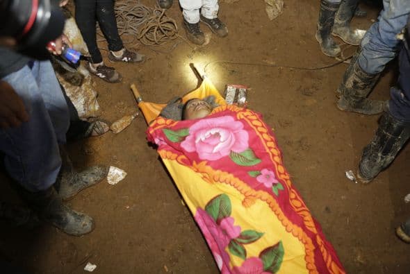 Quedaron atrapados tras un derrumbe en el cerro El Comal.