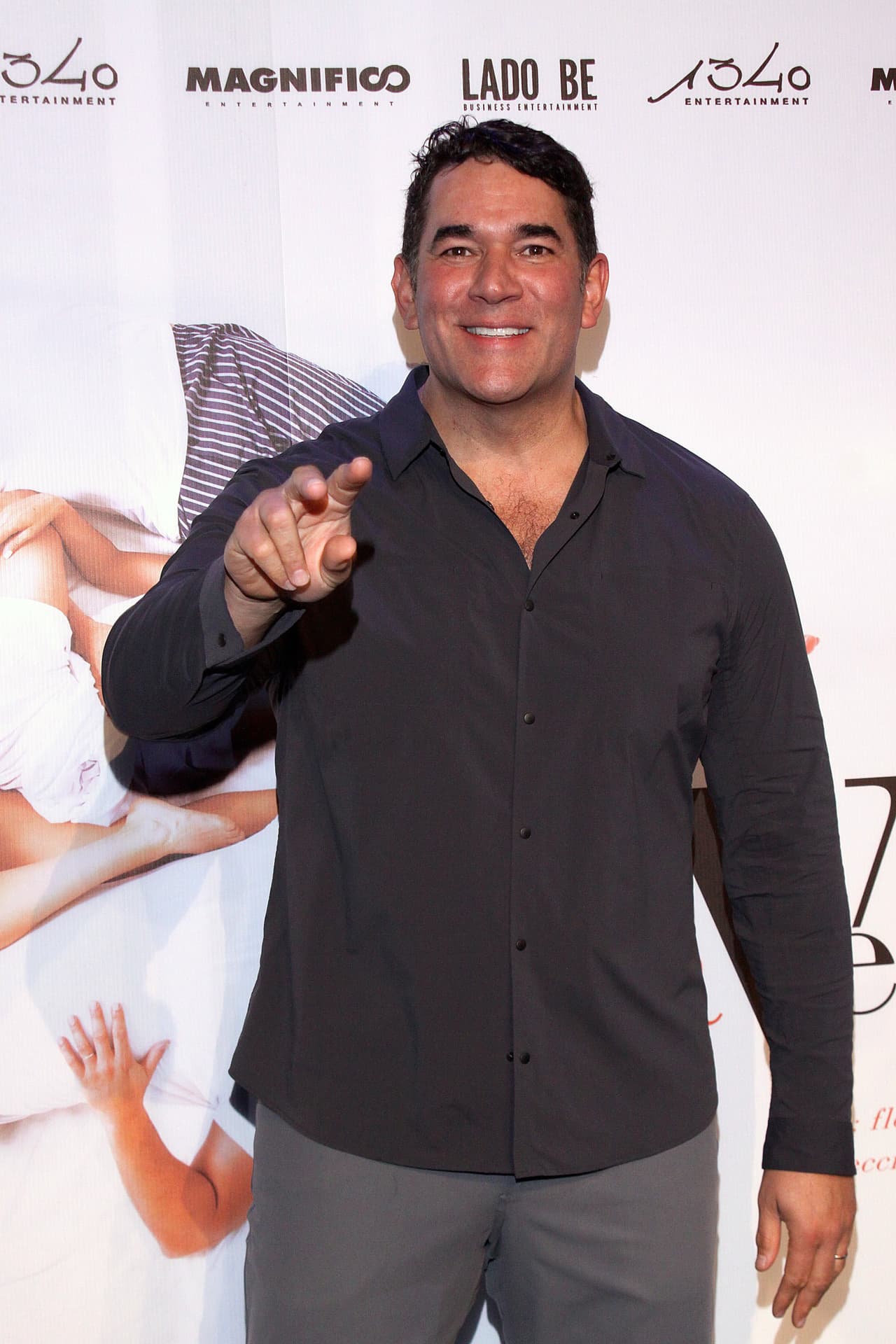 “‘No son míos, no sé quién me los echó’. Porque, pues sí, para qué voy a llevar condones a una gira”, reconoció el actor.