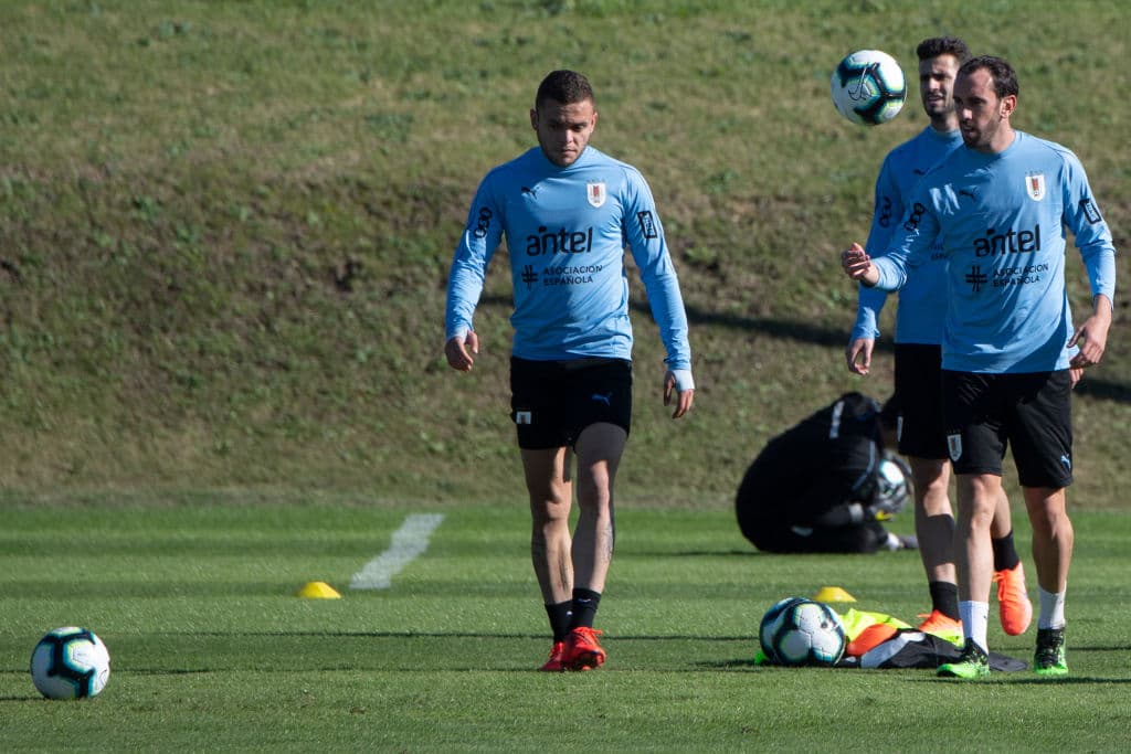 Godín, décimo uruguayo con coronavirus; ¿qué pasará con Cabecita?