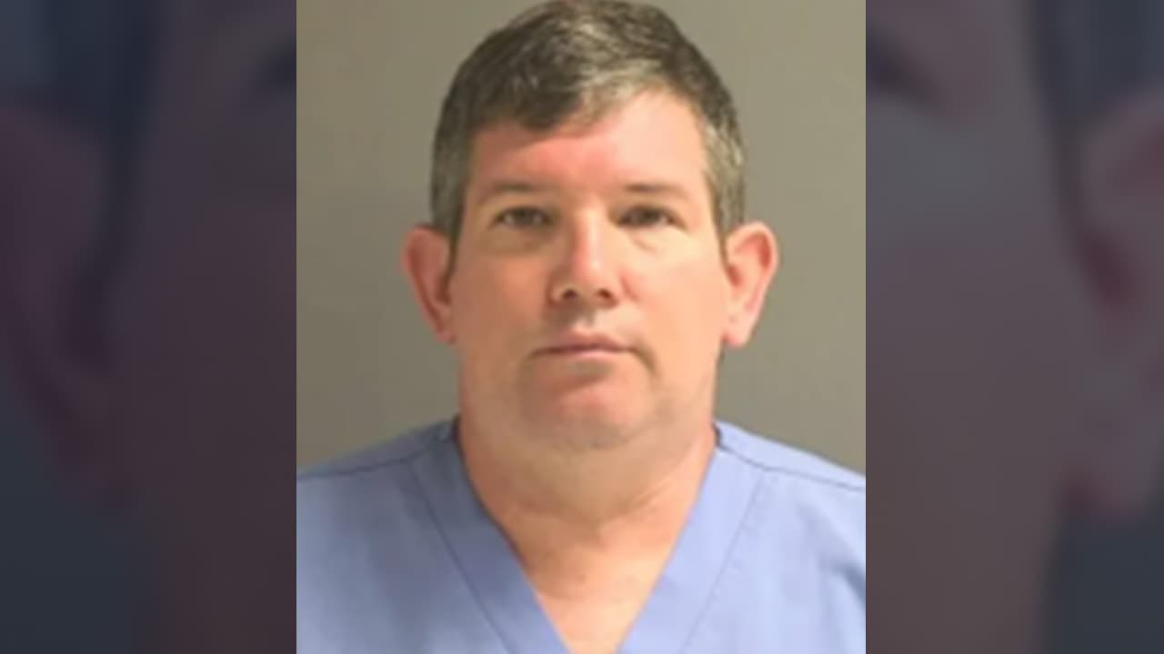 Arrestan a hombre por abusar sexualmente de una anciana que estaba bajo su cuidado en New Smyrna Beach 