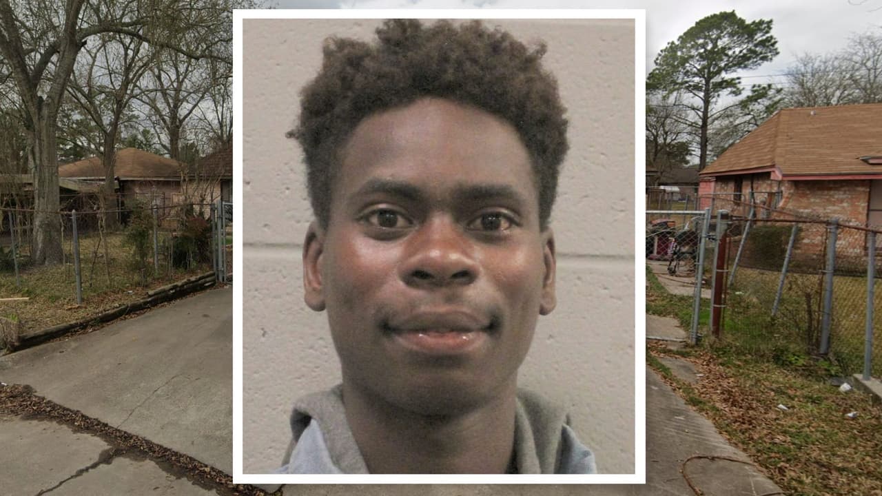 Este joven de 25 años está acusado de apuñalar a su propio hermano y luego darse a la fuga