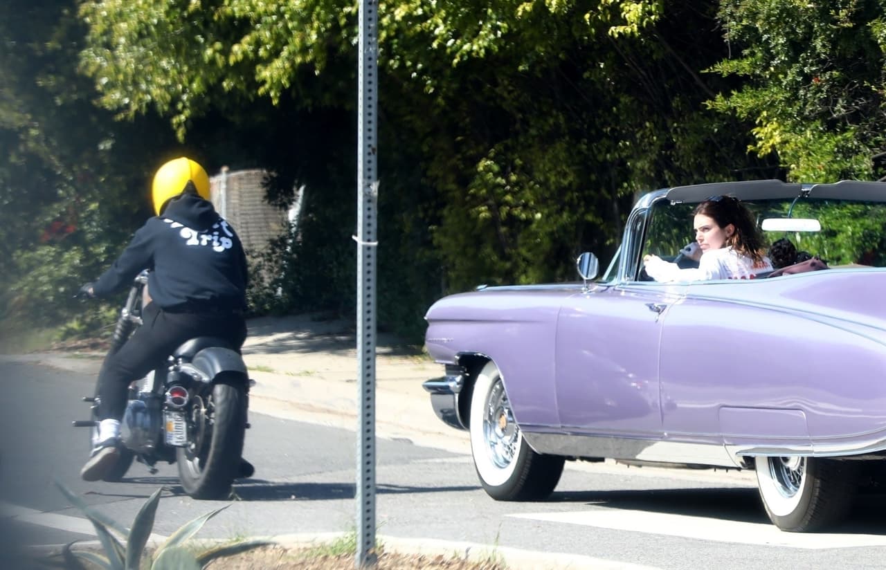 A lo largo de los años, la modelo de 24 años ha tratado de llevar 
<b><a href="https://www.univision.com/entretenimiento/los-exes-de-kendall-jenner-y-su-nuevo-amor-estuvieron-de-fiesta-y-ahora-todo-es-un-enredo-fotos" target="_blank">su vida amorosa</a></b> al plano más privado posible. Uno de los galanes con las que ha sido vinculada es precisamente el cantante británico de 26 años.
<br>