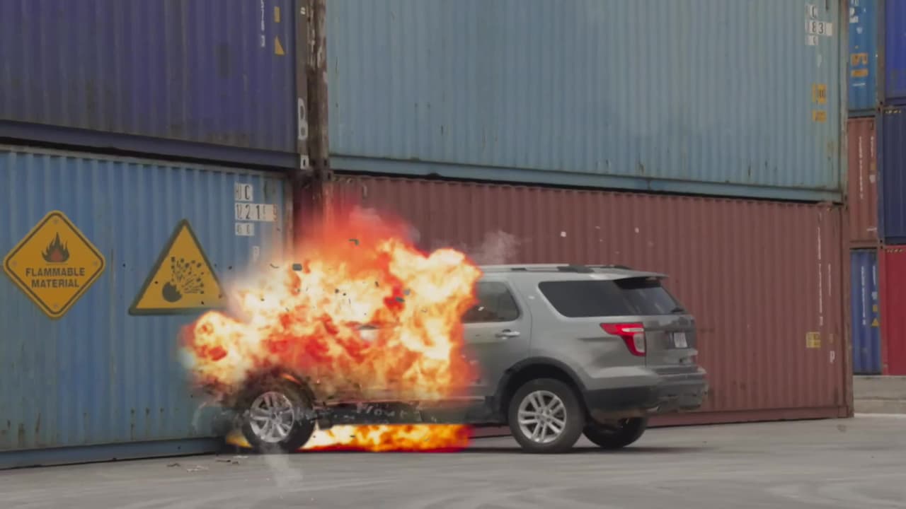 Lamentablemente
<a href="https://www.univision.com/shows/el-dragon/el-dragon-adela-murio-frente-a-los-ojos-de-miguel-escena-del-dia-video" target="_blank">ella también perdió la vida</a> cuando la camioneta chocó y se incendió. Miguel quedó desconsolado y en soledad.