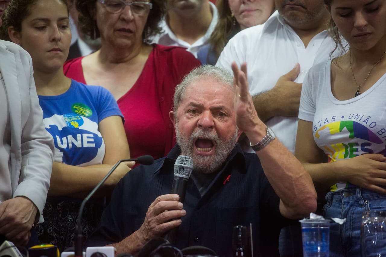 Tras su liberación, Lula dijo que no se merecía el trato que le dieron.