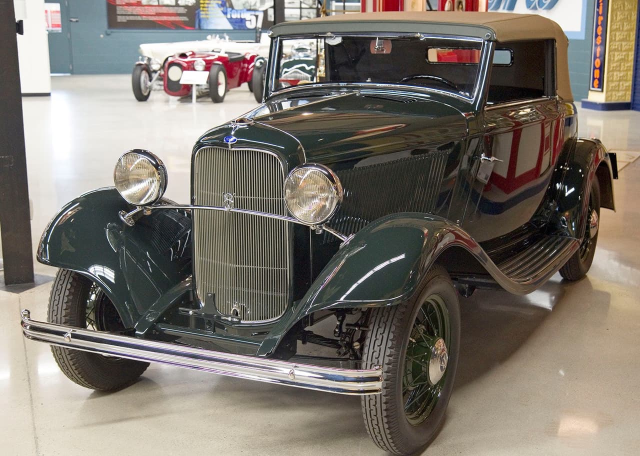 <b>Back-in-the-Day Way</b>: en Back-in-the-Day Way, ubicado en el hermoso Gran Salón del Centro de Convenciones de Pensilvania, los visitantes harán un viaje por el carril de la memoria y verán vehículos de antaño gracias al Antique Automobile Club of America y Classic Auto Mall.