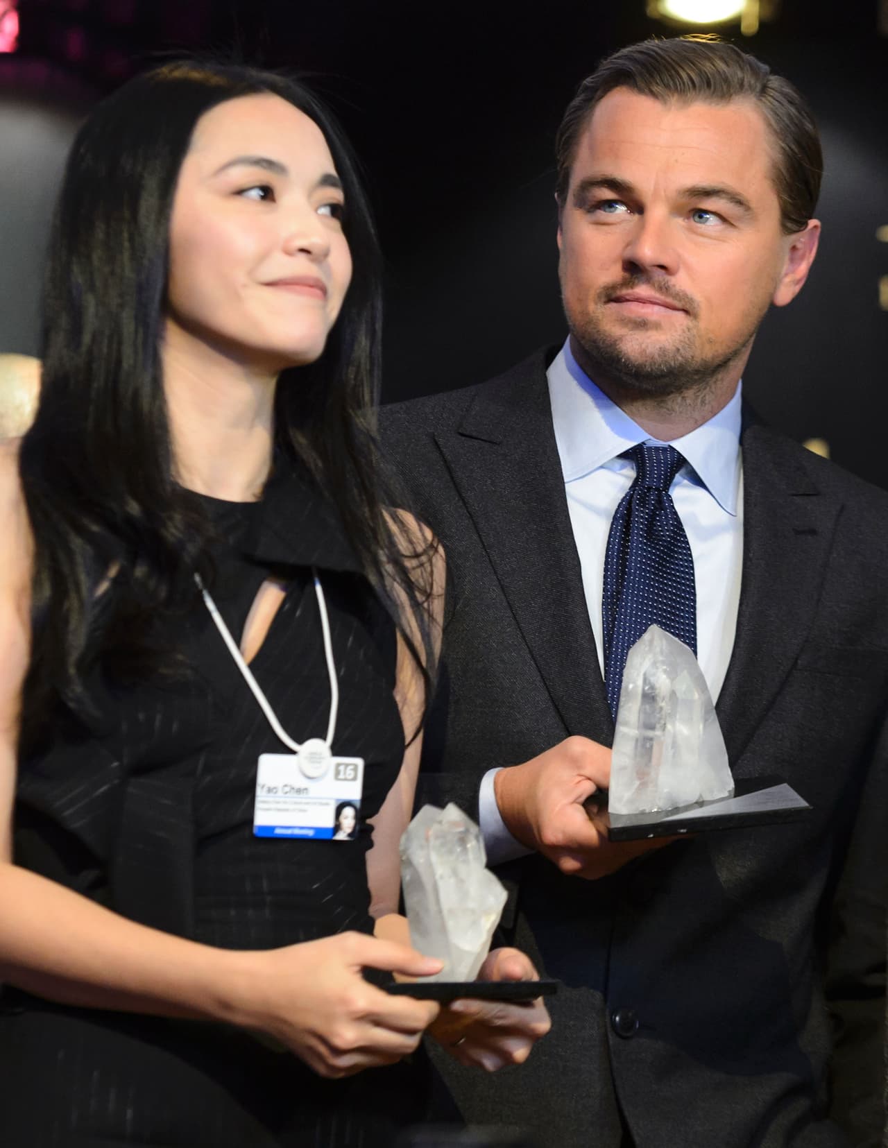 "Esas empresas con interés económico en preservar este destructivo sistema han denegado, incluso cubierto, la evidencia del cambio climático", prosiguió.