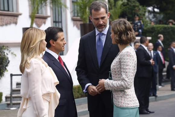 Angélica Rivera y el presidente de México felices con la visita de Felipe VI y Letizia.