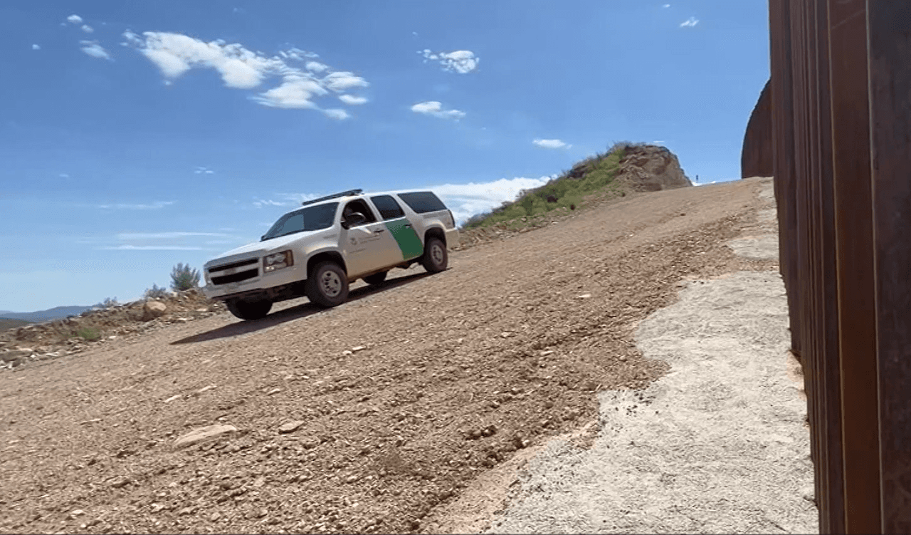 Agentes se desplazaron a la zona, pero no lograban dar con ella.