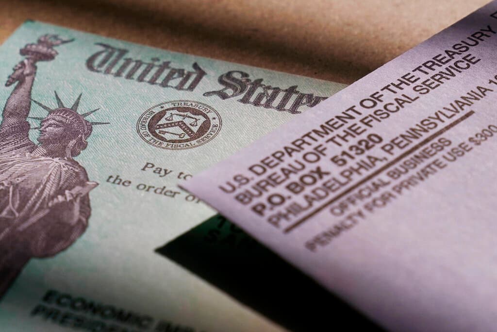 Estos son los únicos seis estados que enviarán 'cheques de estímulo' este mes de octubre. ¿Vives en alguno de ellos?