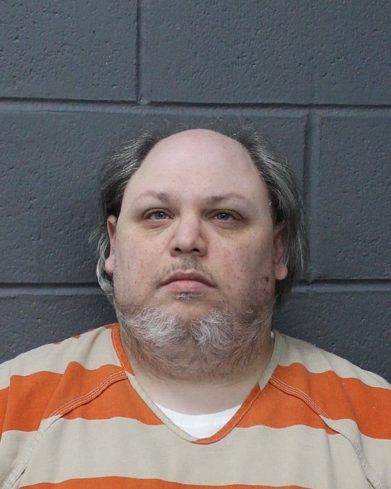 <b>Peter Heintz</b>, de 39 años, de Marietta, acusado de delito informático: solicitud ilegal, tentación o seducción de un menor y delito informático: contacto obsceno en Internet con un menor