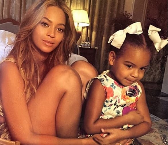 Claro, ella y la pequeña 'Blue Ivy' ya son fans de las selfies.