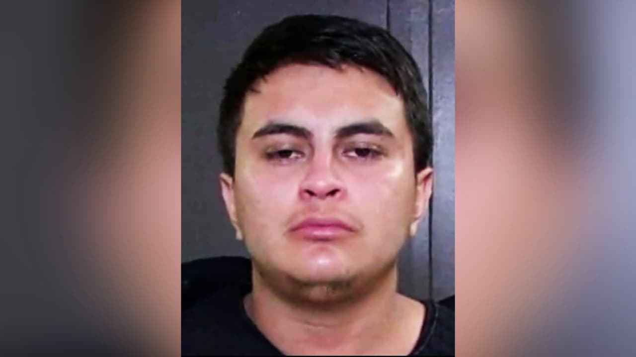 Acusan a un joven de 22 años de asesinar al padre de su exnovia y de balearla a ella
