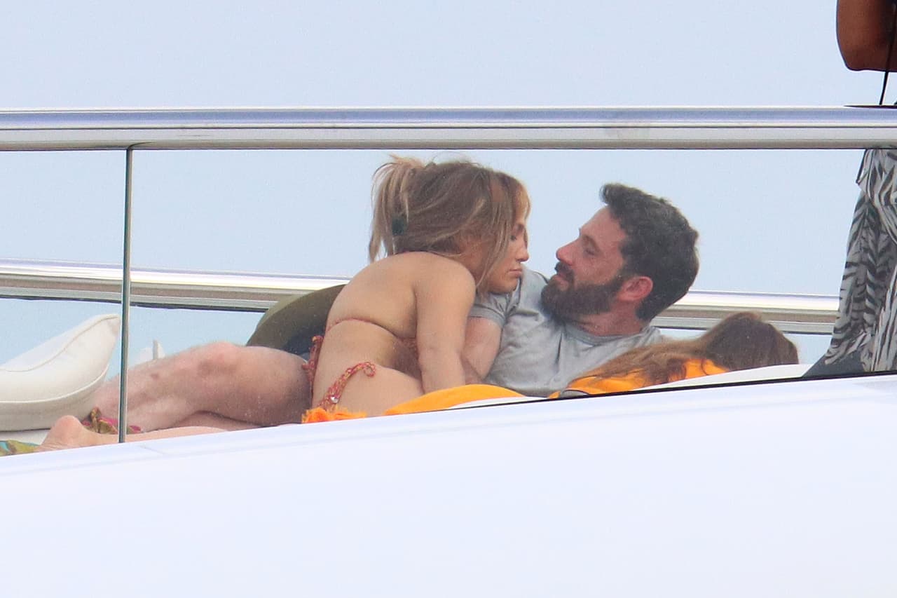 Se trata de un atuendo que tiene
<b> un valor de casi 3 mil dólares</b>. 
<br>