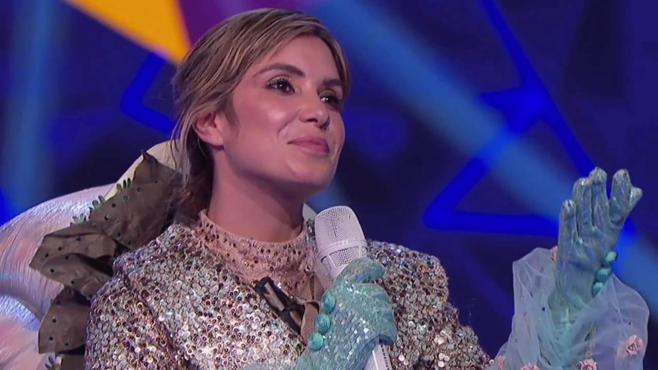 El primer personaje que tuvo que mostrar su verdadera personalidad fue Caracol y debajo de esa máscara descubrimos a la conductora Andrea Rodríguez.