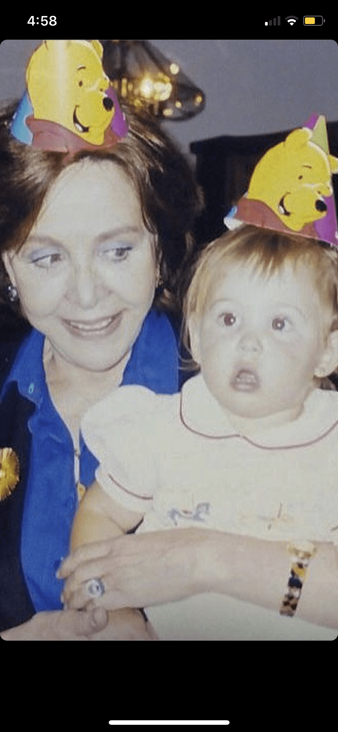 María Rubio llevaba a su hijo al set de grabación desde que era un niño. Más tarde fue Fernanda Pedret quien era llevada por su padre, 
<b>como parte de una tradición familiar</b>.