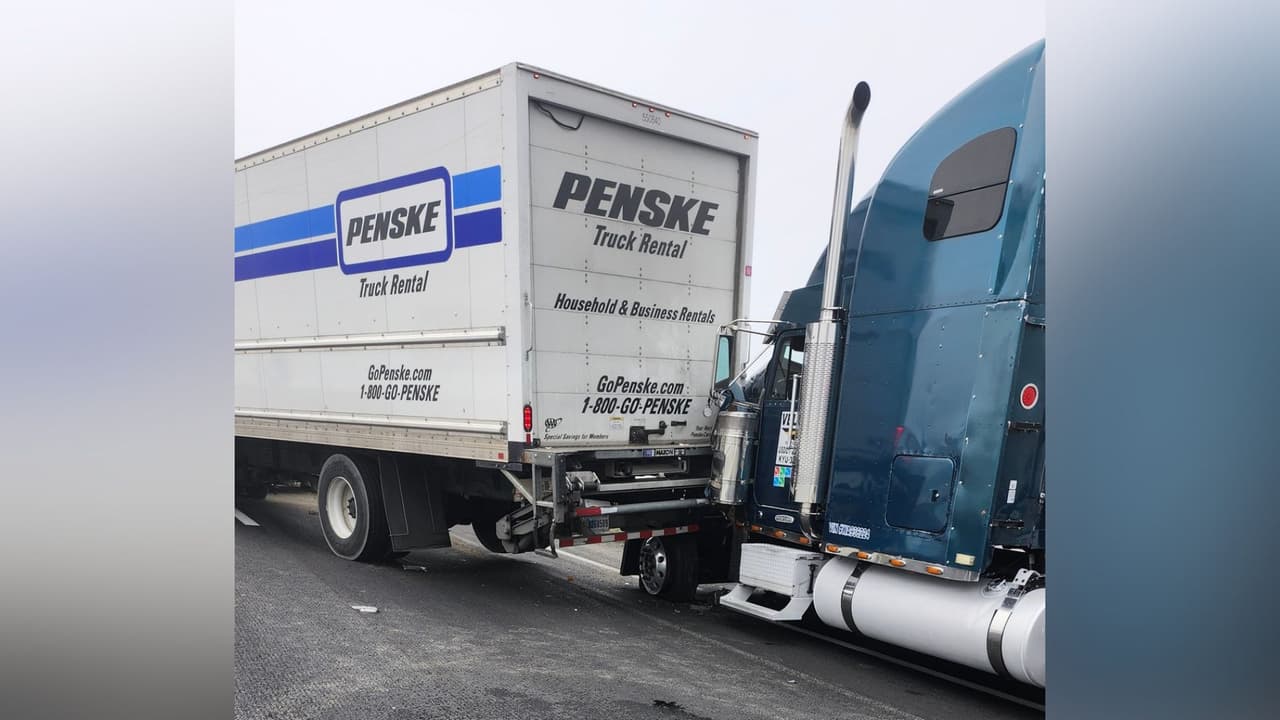 De los 10 heridos, uno presentó una lesión moderada y nueve heridas menores. Todos fueron transportados a centros médicos locales. No se reportaron muertes. Decenas de conductores fueron evacuados en autobuses al Tulare Ag Center para procesamiento y reunificación familiar.