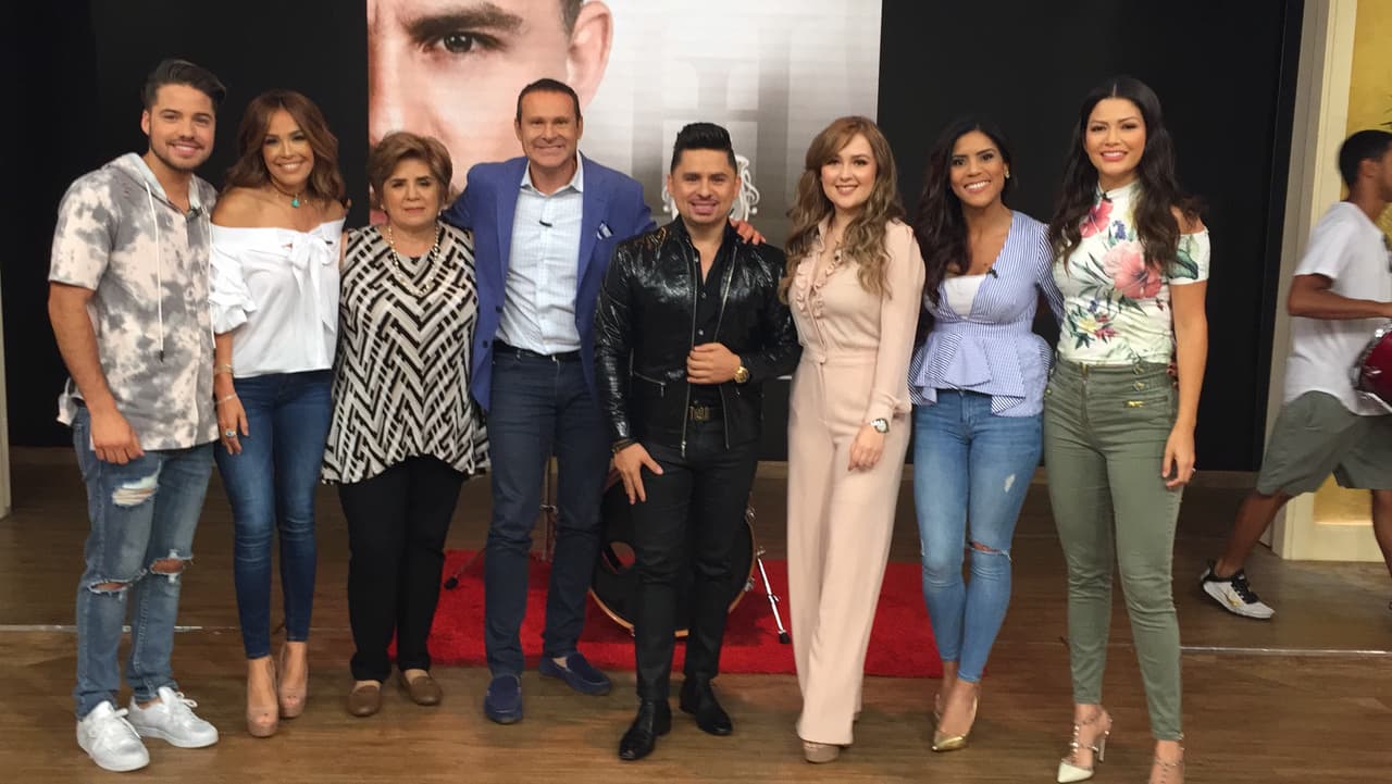 De este modo despedimos a Larry Hernández y a las mujeres de su vida.