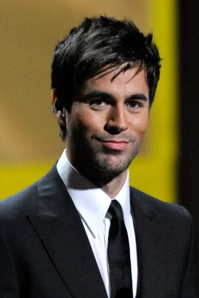 Como todo un 'papacito', Enrique celebra un año más de vida.