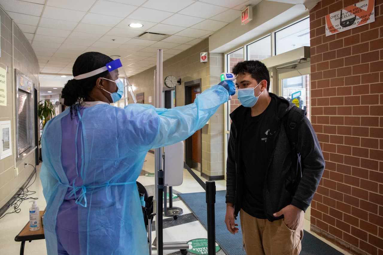Variante autóctona del coronavirus de Nueva York probablemente se inició en Washington Heights: Fauci