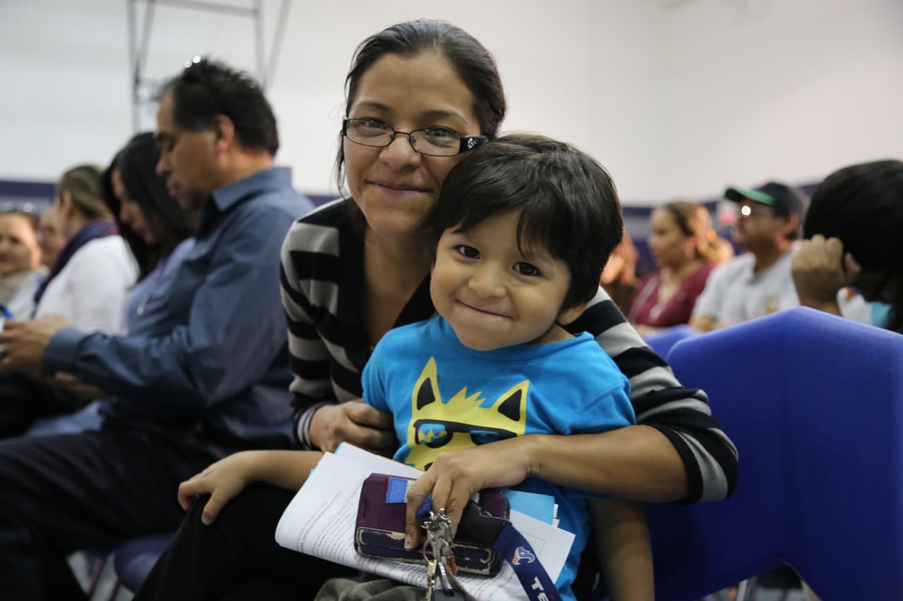 En medio del ambiente de tensión y miedo que se vive por la implementación de las órdenes ejecutivas de Donald Trump, decenas de madres inmigrantes con sus hijos asistieron al foro informativo.