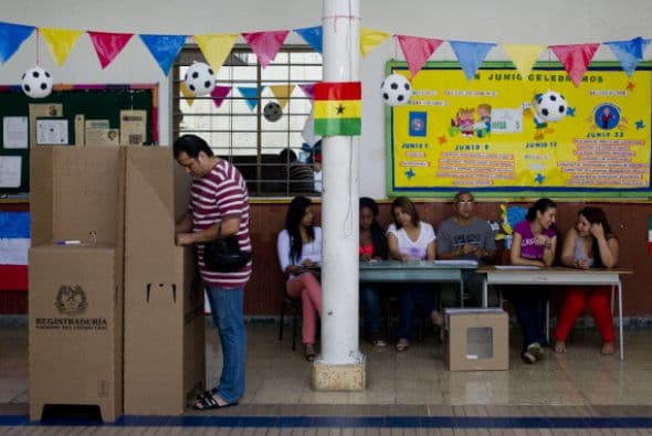De ellos, 246 mil hacen "presencia física en el 99.9% de las mesas de votación", lo que constituye la mayor cobertura que se haya dado a unas elecciones en Colombia.