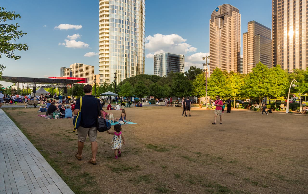 <b>#8 – Dallas, Texas.</b> En el puesto 8 está la tercera ciudad más poblada del estado, y hogar de uno de los aeropuertos más grandes del mundo.