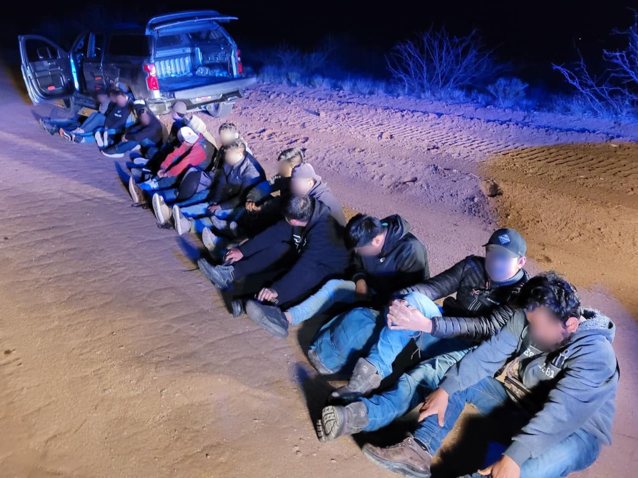 El conductor, un ciudadano estadounidense de 18 años, enfrenta cargos penales.