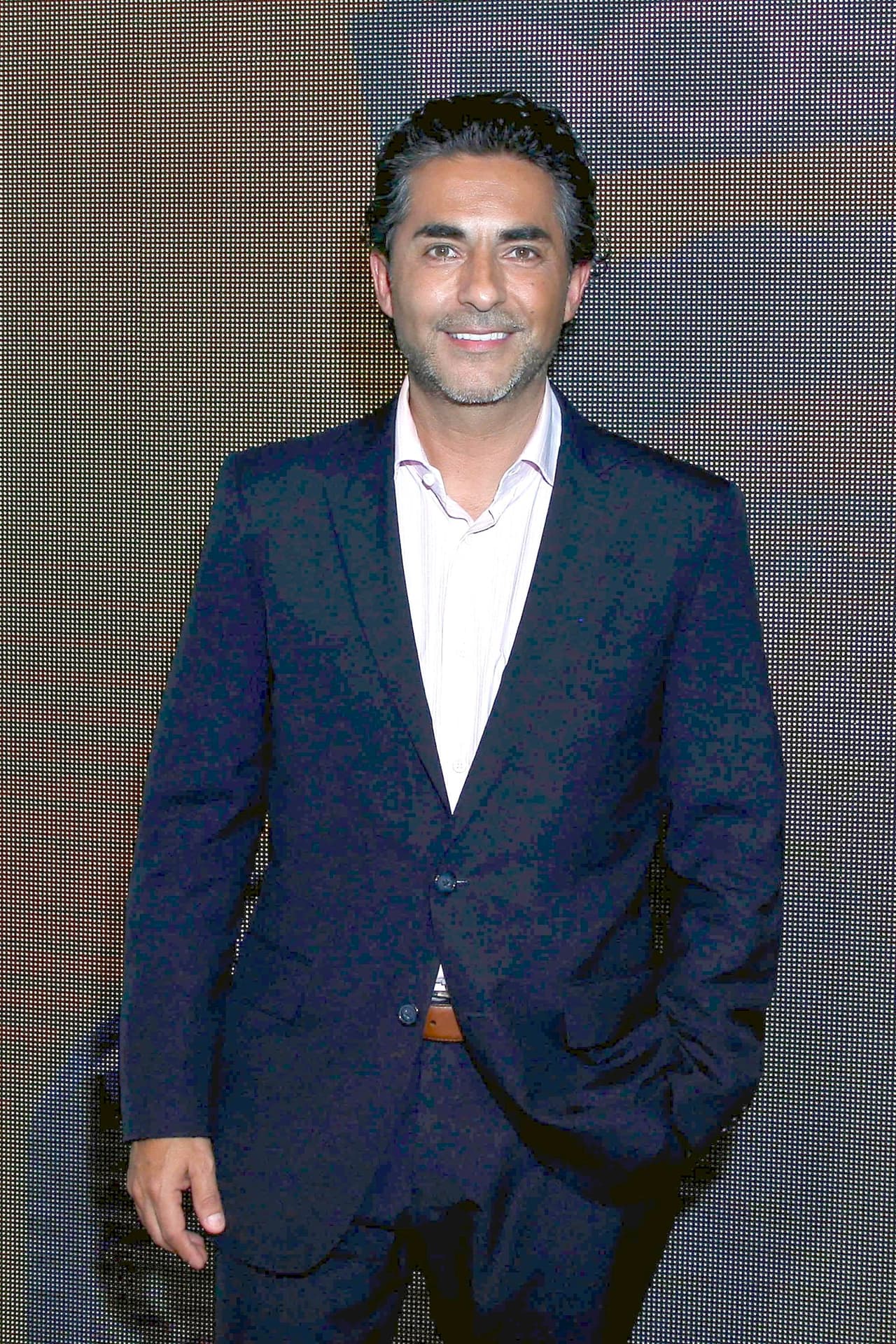 "Nos reímos, dijimos: '¿Ahora qué nos van a inventar, nos van a casar o qué?'. Es muy lamentable que inventen cosas cuando no hay un fundamento,
<b><a href="https://www.univision.com/famosos/te-relajas-escuincla-raul-araiza-regano-a-su-hija-en-una-de-sus-publicaciones-de-instagram-fotos" target="_blank">Raúl es un gran amigo</a> </b>y compañero al cual quiero mucho".
<br>