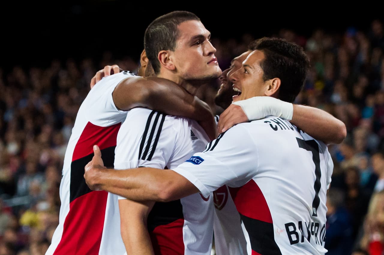 'Chicharito' fue clave en el empate del Bayer Leverkusen ante el Augsburgo